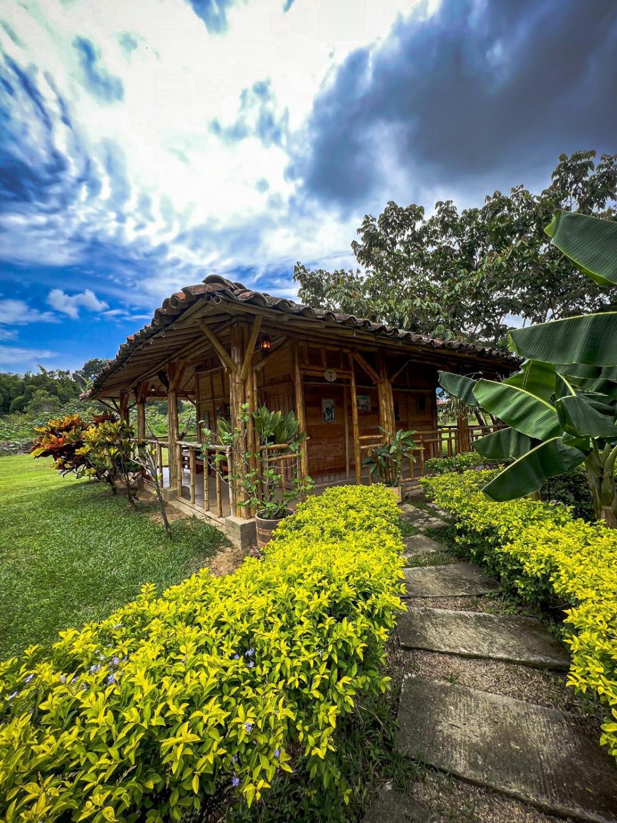 Hotel Campestre Campos Verdes Roldanillo Екстериор снимка
